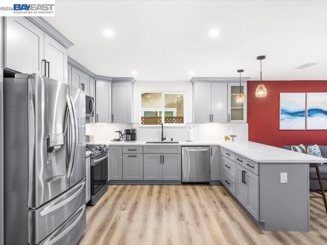 1556 Wagoner Dr, Livermore, CA 94550