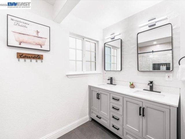 1556 Wagoner Dr, Livermore, CA 94550