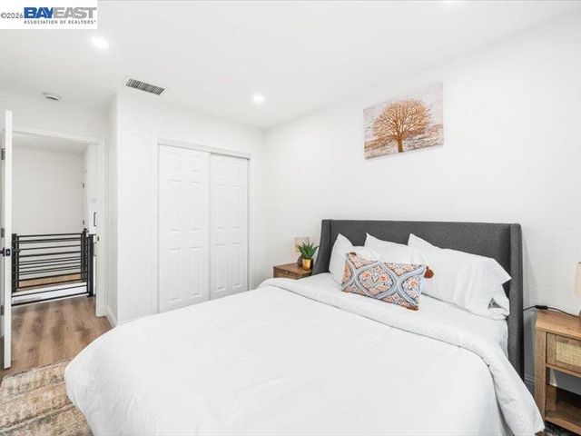 1556 Wagoner Dr, Livermore, CA 94550