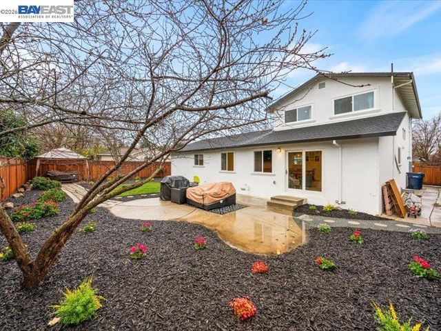 1556 Wagoner Dr, Livermore, CA 94550