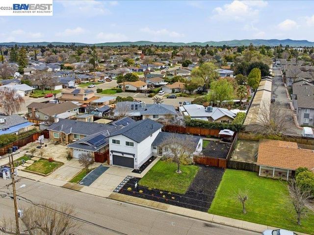 1556 Wagoner Dr, Livermore, CA 94550