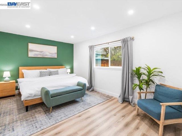 1556 Wagoner Dr, Livermore, CA 94550