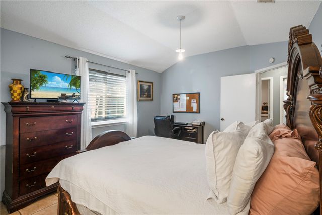 6404 Peggy Drive, Fort Worth, TX 76133