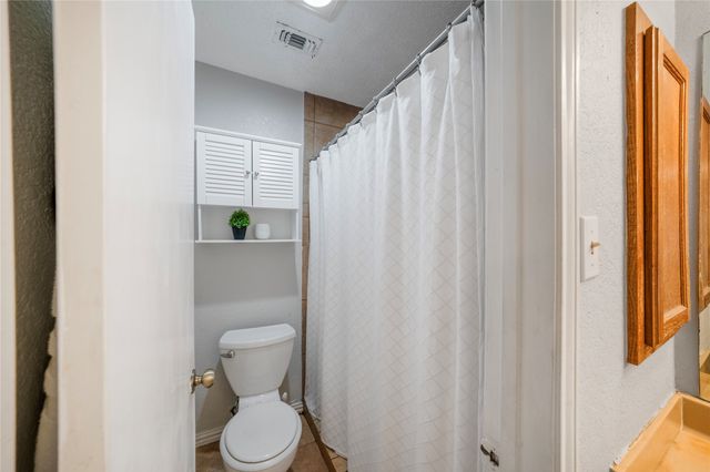 6404 Peggy Drive, Fort Worth, TX 76133