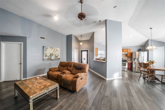 6404 Peggy Drive, Fort Worth, TX 76133