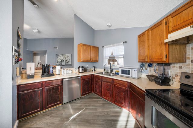 6404 Peggy Drive, Fort Worth, TX 76133