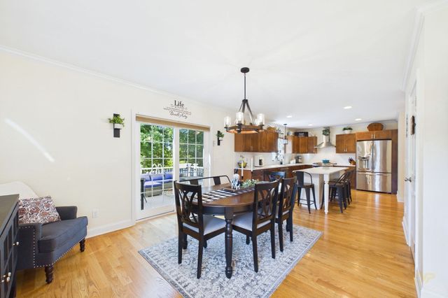 32 Welcome St, Fairhaven, MA 02719