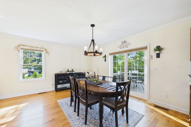 32 Welcome St, Fairhaven, MA 02719