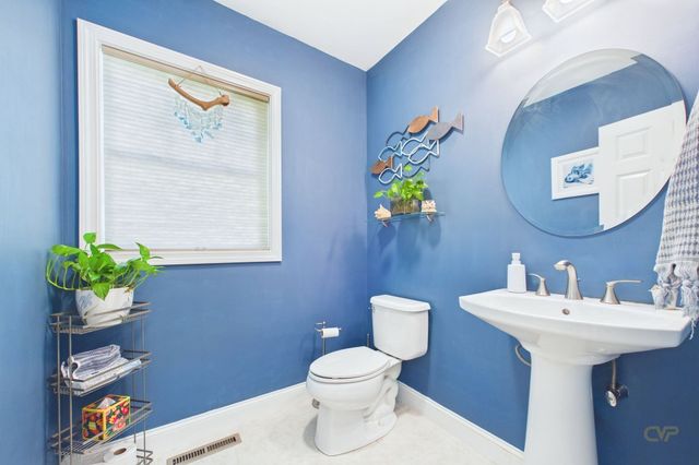 32 Welcome St, Fairhaven, MA 02719