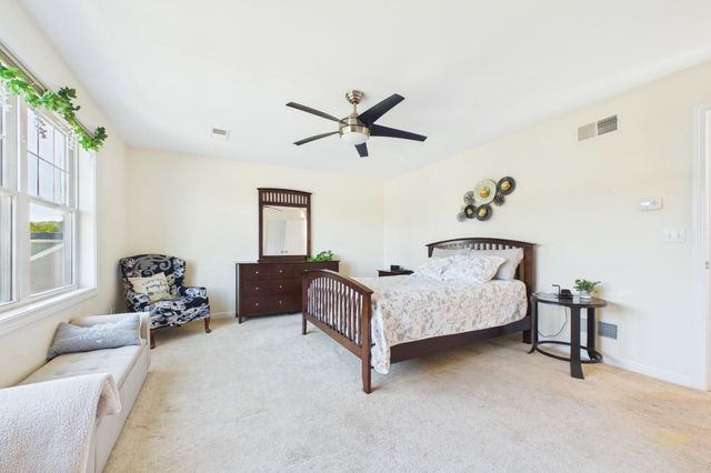 32 Welcome St, Fairhaven, MA 02719