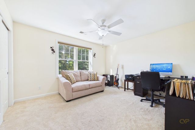 32 Welcome St, Fairhaven, MA 02719