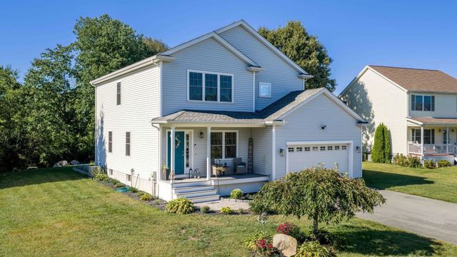 32 Welcome St, Fairhaven, MA 02719