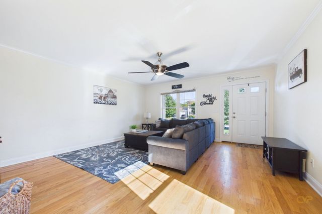 32 Welcome St, Fairhaven, MA 02719