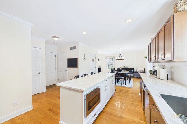 32 Welcome St, Fairhaven, MA 02719
