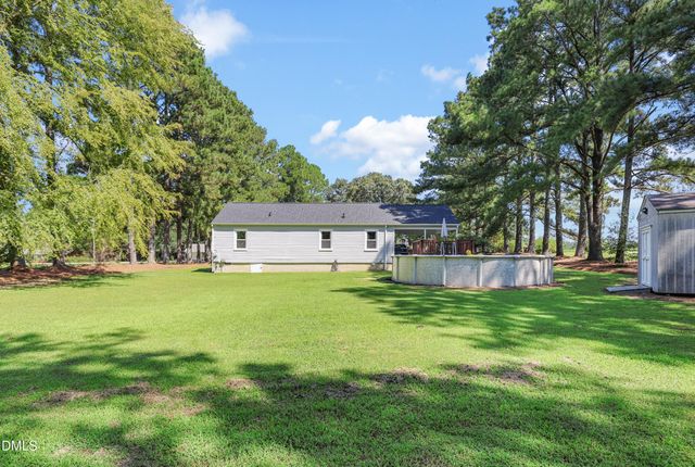 2438 Nc 27, Coats, NC 27521