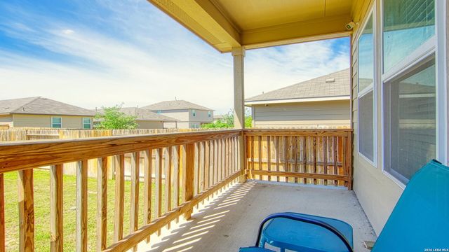 141 Bunkers Hill Rd, Floresville, TX 78114