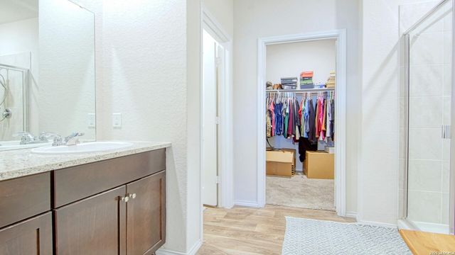141 Bunkers Hill Rd, Floresville, TX 78114