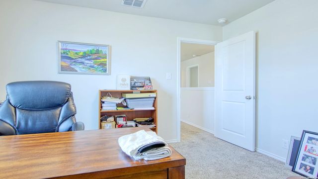 141 Bunkers Hill Rd, Floresville, TX 78114