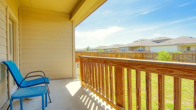 141 Bunkers Hill Rd, Floresville, TX 78114