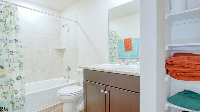 141 Bunkers Hill Rd, Floresville, TX 78114