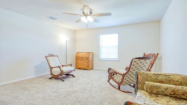 141 Bunkers Hill Rd, Floresville, TX 78114
