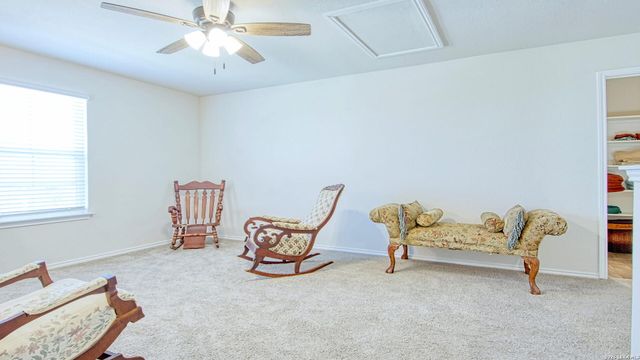 141 Bunkers Hill Rd, Floresville, TX 78114