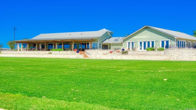 141 Bunkers Hill Rd, Floresville, TX 78114