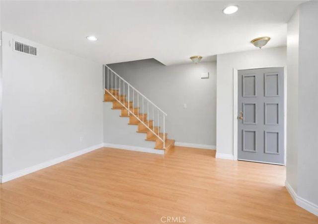 19231 Sherman Way 1, Reseda, CA 91335