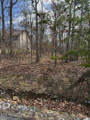 137 Greenwood Rd, Crossville, TN 38558