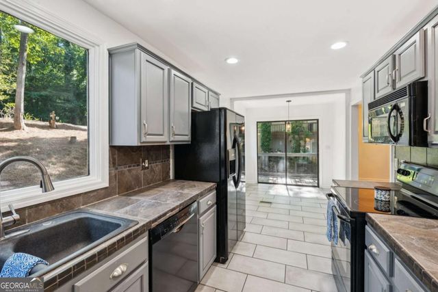 5623 High Harbor Point, Gainesville, GA 30504