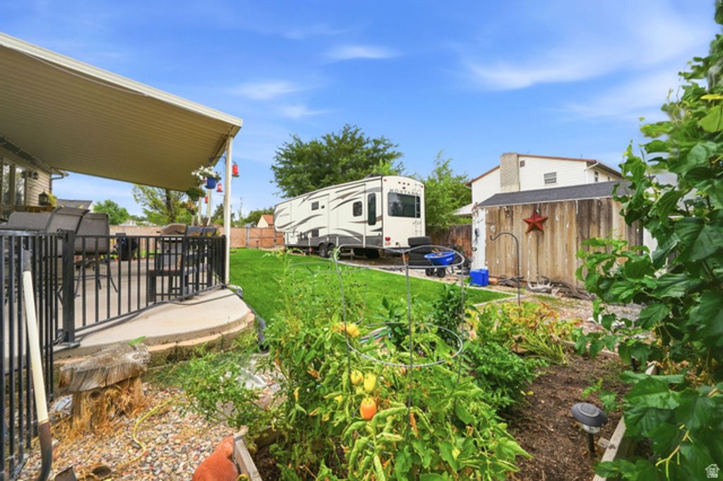 2932 S FETZER DR, Magna, UT 84044 — photo 2