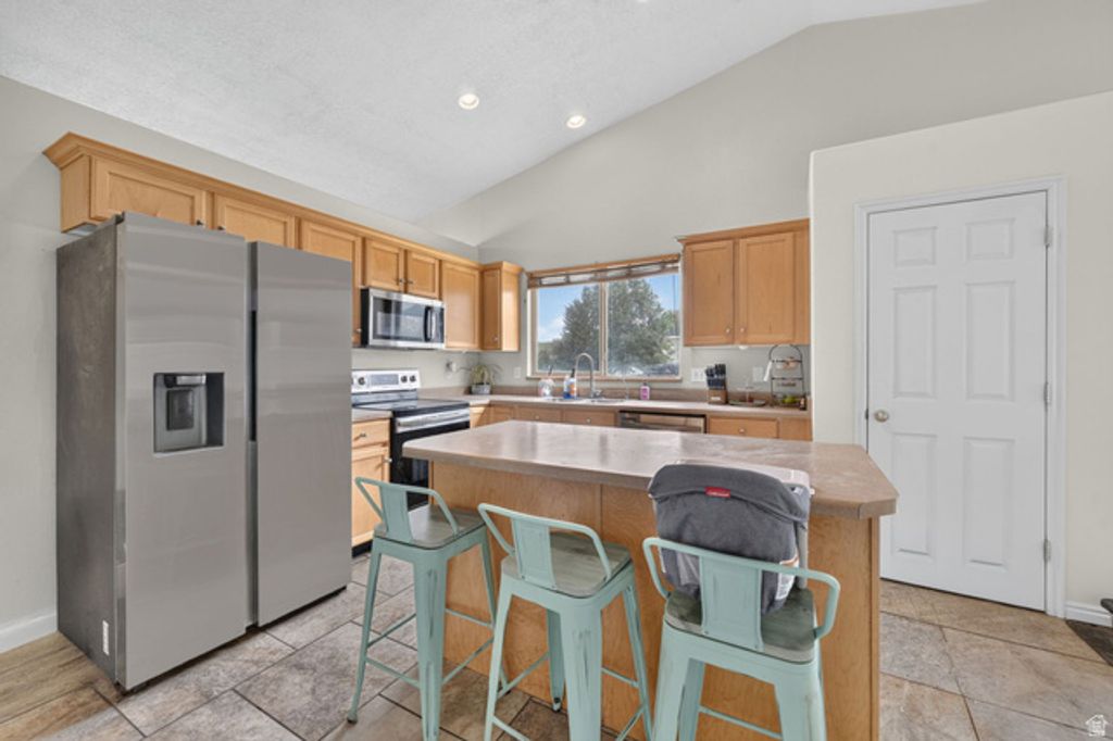 2932 S FETZER DR, Magna, UT 84044 — photo 4