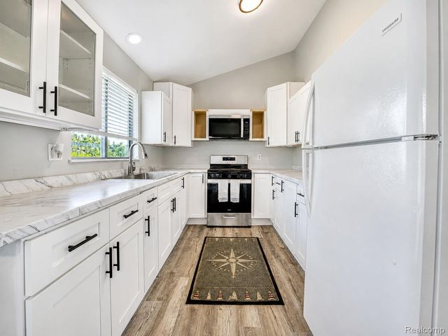 4165 Highcrest Drive, Genoa Township, MI 48116
