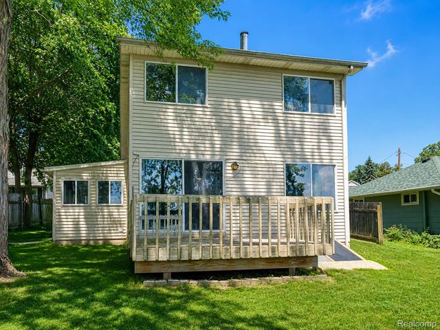 4165 Highcrest Drive, Genoa Township, MI 48116