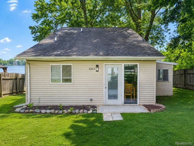 4165 Highcrest Drive, Genoa Township, MI 48116
