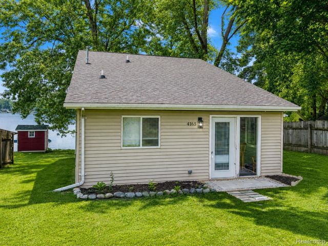 4165 Highcrest Drive, Genoa Township, MI 48116