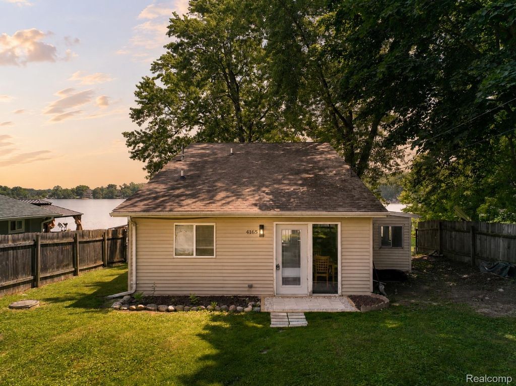 4165 Highcrest Drive, Genoa Township, MI 48116