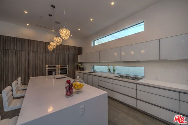 658 N Edinburgh Avenue, Los Angeles, CA 90048