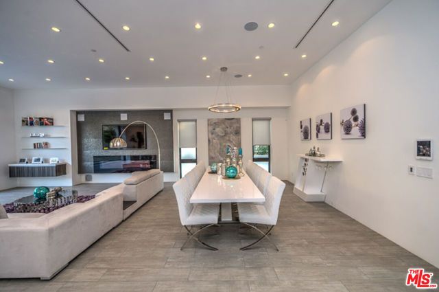 658 N Edinburgh Avenue, Los Angeles, CA 90048
