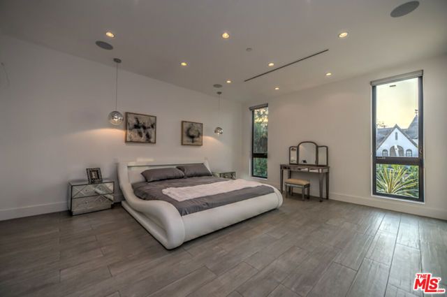 658 N Edinburgh Avenue, Los Angeles, CA 90048