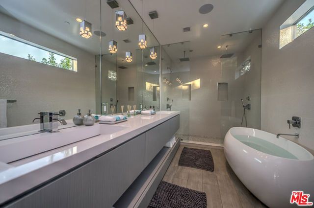 658 N Edinburgh Avenue, Los Angeles, CA 90048