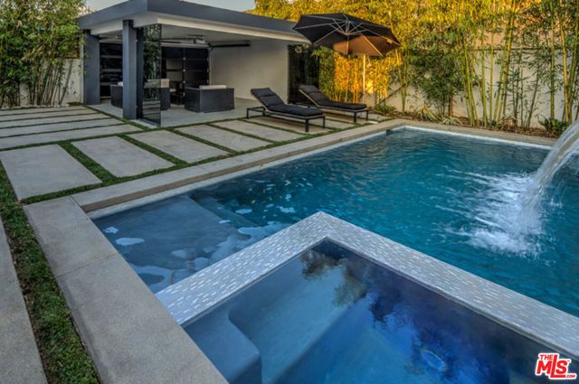 658 N Edinburgh Avenue, Los Angeles, CA 90048
