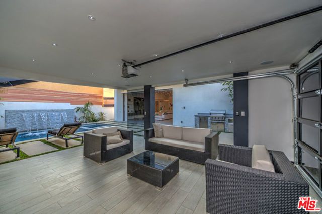 658 N Edinburgh Avenue, Los Angeles, CA 90048