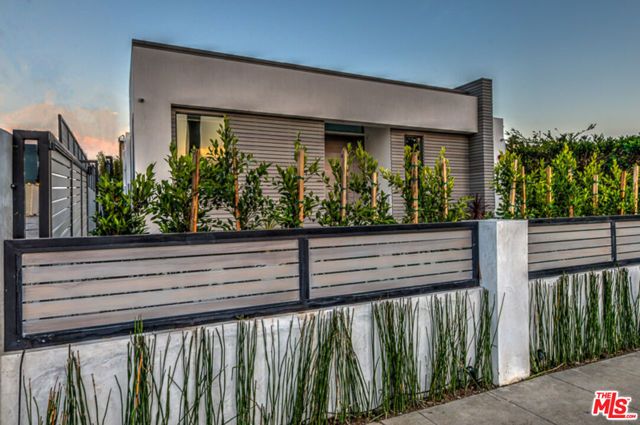 658 N Edinburgh Avenue, Los Angeles, CA 90048