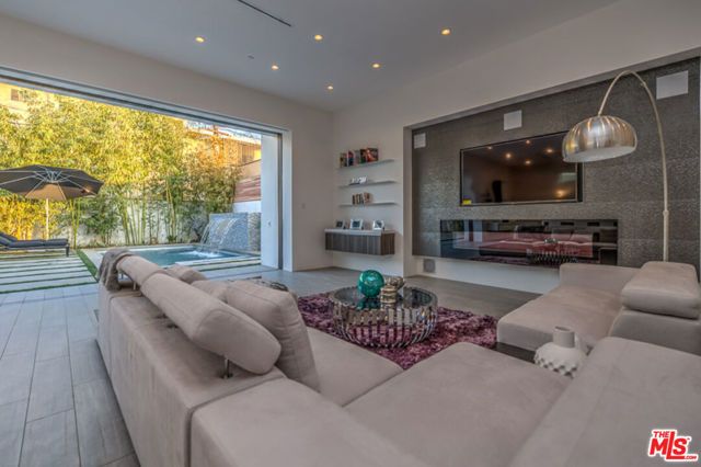 658 N Edinburgh Avenue, Los Angeles, CA 90048