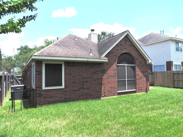 5443 Santa Chase Lane, Sugar Land, TX 77479
