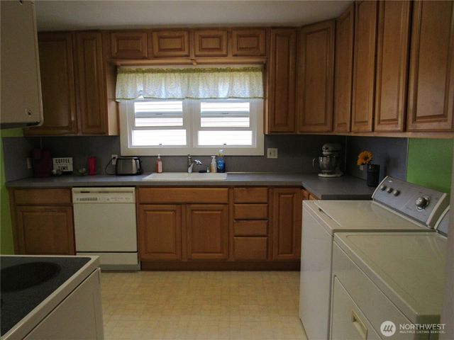 928 E 7th Street, Port Angeles, WA 98362