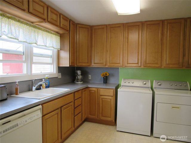 928 E 7th Street, Port Angeles, WA 98362
