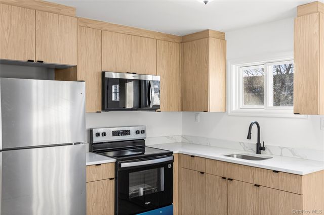 818 Meade Avenue, Bellport, NY 11713