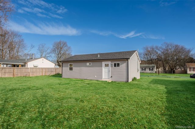 818 Meade Avenue, Bellport, NY 11713